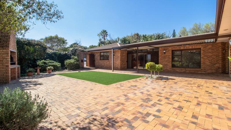 4 Bedroom Property for Sale in Kenridge Western Cape